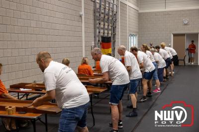 Interland sjoelen in 't Hart van Oosterwolde tussen Nederland, Duitsland en Frankrijk. - © NWVFoto.nl