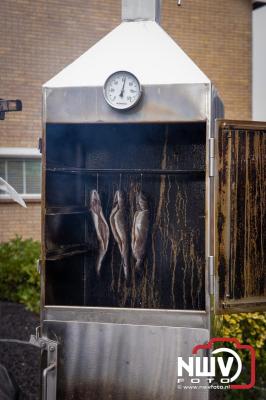 Zon, regen en hagel wisselden elkaar af tijdens de Schapenmarkt in Oldebroek, maar over het aantal bezoekers viel niets te klagen. - © NWVFoto.nl