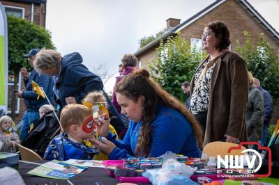 Zon, regen en hagel wisselden elkaar af tijdens de Schapenmarkt in Oldebroek, maar over het aantal bezoekers viel niets te klagen. - © NWVFoto.nl