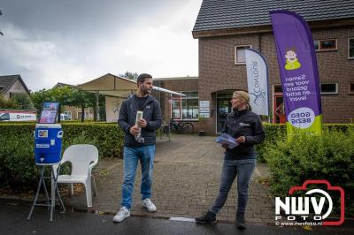 Zon, regen en hagel wisselden elkaar af tijdens de Schapenmarkt in Oldebroek, maar over het aantal bezoekers viel niets te klagen. - © NWVFoto.nl