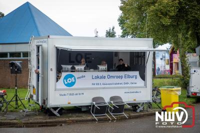 Zon, regen en hagel wisselden elkaar af tijdens de Schapenmarkt in Oldebroek, maar over het aantal bezoekers viel niets te klagen. - © NWVFoto.nl