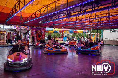 Zon, regen en hagel wisselden elkaar af tijdens de Schapenmarkt in Oldebroek, maar over het aantal bezoekers viel niets te klagen. - © NWVFoto.nl