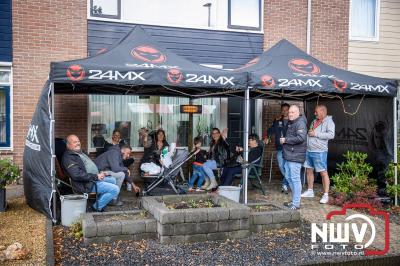 Zon, regen en hagel wisselden elkaar af tijdens de Schapenmarkt in Oldebroek, maar over het aantal bezoekers viel niets te klagen. - © NWVFoto.nl