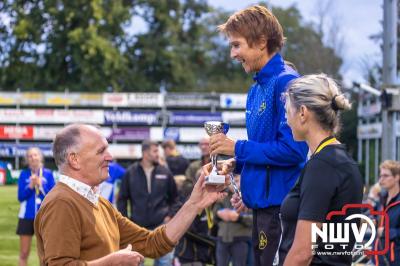 Deelnemers genieten van de eerste Landgoed Morren Run in Oosterwolde. - © NWVFoto.nl