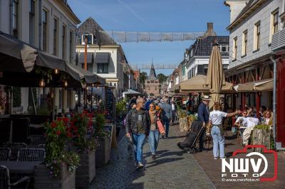 Open monumentendag en Bottermarkt Elburg trekt weer veel bezoekers naar vestingstad Elburg. - © NWVFoto.nl