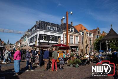 Open monumentendag en Bottermarkt Elburg trekt weer veel bezoekers naar vestingstad Elburg. - © NWVFoto.nl