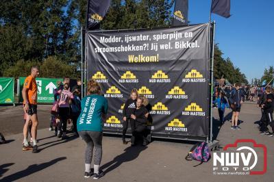 Water, modder, heel veel modder en hindernissen: dat is wat de deelnemers van Mud Master willen ervaren! - © NWVFoto.nl