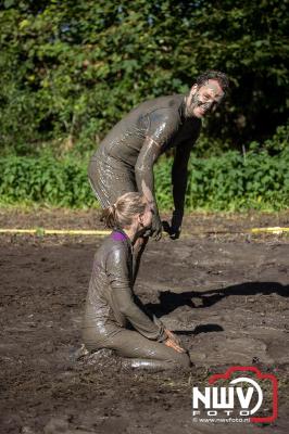 Water, modder, heel veel modder en hindernissen: dat is wat de deelnemers van Mud Master willen ervaren! - © NWVFoto.nl