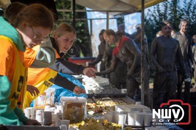 Water, modder, heel veel modder en hindernissen: dat is wat de deelnemers van Mud Master willen ervaren! - © NWVFoto.nl