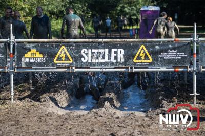 Water, modder, heel veel modder en hindernissen: dat is wat de deelnemers van Mud Master willen ervaren! - © NWVFoto.nl