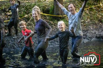 Water, modder, heel veel modder en hindernissen: dat is wat de deelnemers van Mud Master willen ervaren! - © NWVFoto.nl