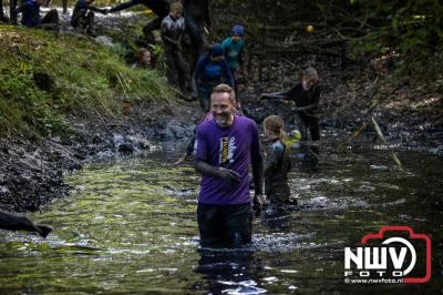 Water, modder, heel veel modder en hindernissen: dat is wat de deelnemers van Mud Master willen ervaren! - © NWVFoto.nl