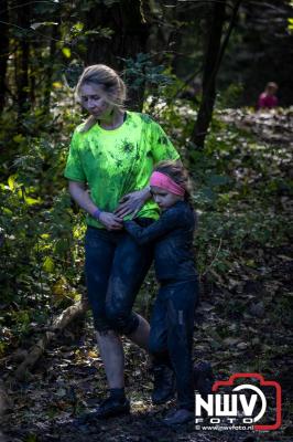 Water, modder, heel veel modder en hindernissen: dat is wat de deelnemers van Mud Master willen ervaren! - © NWVFoto.nl