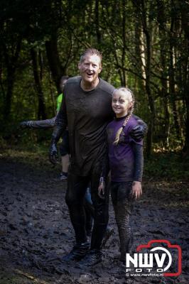 Water, modder, heel veel modder en hindernissen: dat is wat de deelnemers van Mud Master willen ervaren! - © NWVFoto.nl