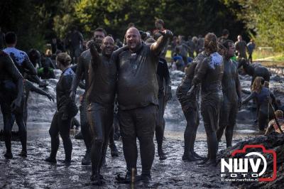 Water, modder, heel veel modder en hindernissen: dat is wat de deelnemers van Mud Master willen ervaren! - © NWVFoto.nl