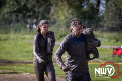 Water, modder, heel veel modder en hindernissen: dat is wat de deelnemers van Mud Master willen ervaren! - © NWVFoto.nl