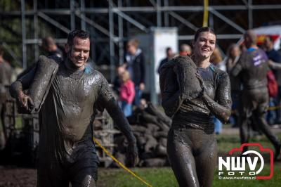 Water, modder, heel veel modder en hindernissen: dat is wat de deelnemers van Mud Master willen ervaren! - © NWVFoto.nl