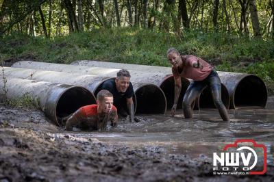 Water, modder, heel veel modder en hindernissen: dat is wat de deelnemers van Mud Master willen ervaren! - © NWVFoto.nl