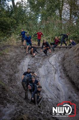 Water, modder, heel veel modder en hindernissen: dat is wat de deelnemers van Mud Master willen ervaren! - © NWVFoto.nl