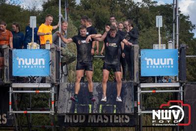 Water, modder, heel veel modder en hindernissen: dat is wat de deelnemers van Mud Master willen ervaren! - © NWVFoto.nl