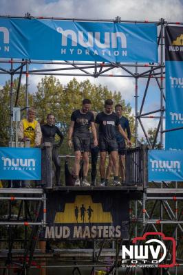 Water, modder, heel veel modder en hindernissen: dat is wat de deelnemers van Mud Master willen ervaren! - © NWVFoto.nl