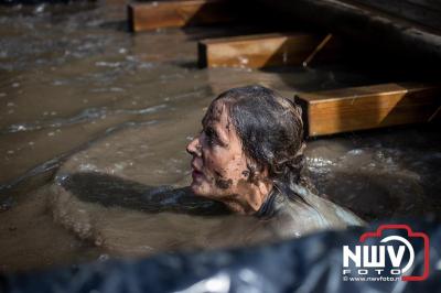 Water, modder, heel veel modder en hindernissen: dat is wat de deelnemers van Mud Master willen ervaren! - © NWVFoto.nl