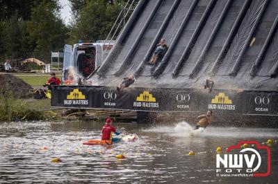 Water, modder, heel veel modder en hindernissen: dat is wat de deelnemers van Mud Master willen ervaren! - © NWVFoto.nl