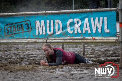 Water, modder, heel veel modder en hindernissen: dat is wat de deelnemers van Mud Master willen ervaren! - © NWVFoto.nl