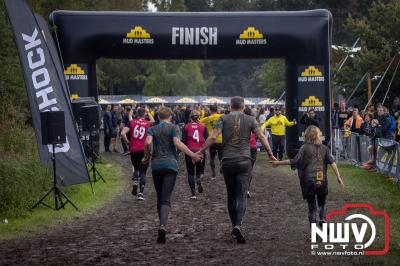 Water, modder, heel veel modder en hindernissen: dat is wat de deelnemers van Mud Master willen ervaren! - © NWVFoto.nl