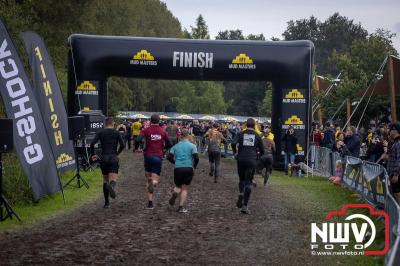 Water, modder, heel veel modder en hindernissen: dat is wat de deelnemers van Mud Master willen ervaren! - © NWVFoto.nl