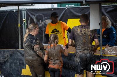 Water, modder, heel veel modder en hindernissen: dat is wat de deelnemers van Mud Master willen ervaren! - © NWVFoto.nl