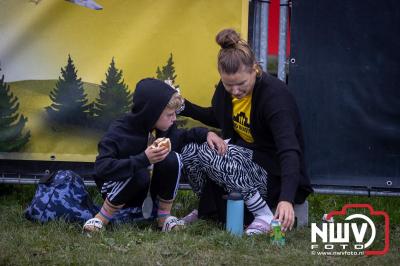 Water, modder, heel veel modder en hindernissen: dat is wat de deelnemers van Mud Master willen ervaren! - © NWVFoto.nl