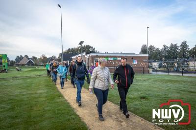 De koude zaterdagmorgen weerhield de meer dan 250 deelnemers niet om te starten bij de Run Oldebroek, georganiseerd door GlobalRize. - © NWVFoto.nl