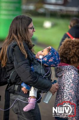 De koude zaterdagmorgen weerhield de meer dan 250 deelnemers niet om te starten bij de Run Oldebroek, georganiseerd door GlobalRize. - © NWVFoto.nl