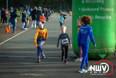 De koude zaterdagmorgen weerhield de meer dan 250 deelnemers niet om te starten bij de Run Oldebroek, georganiseerd door GlobalRize. - © NWVFoto.nl