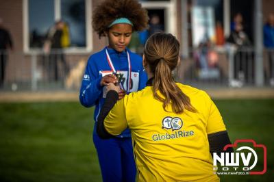 De koude zaterdagmorgen weerhield de meer dan 250 deelnemers niet om te starten bij de Run Oldebroek, georganiseerd door GlobalRize. - © NWVFoto.nl