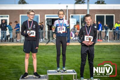 De koude zaterdagmorgen weerhield de meer dan 250 deelnemers niet om te starten bij de Run Oldebroek, georganiseerd door GlobalRize. - © NWVFoto.nl