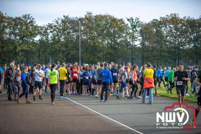 De koude zaterdagmorgen weerhield de meer dan 250 deelnemers niet om te starten bij de Run Oldebroek, georganiseerd door GlobalRize. - © NWVFoto.nl