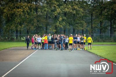 De koude zaterdagmorgen weerhield de meer dan 250 deelnemers niet om te starten bij de Run Oldebroek, georganiseerd door GlobalRize. - © NWVFoto.nl