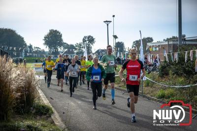 De koude zaterdagmorgen weerhield de meer dan 250 deelnemers niet om te starten bij de Run Oldebroek, georganiseerd door GlobalRize. - © NWVFoto.nl