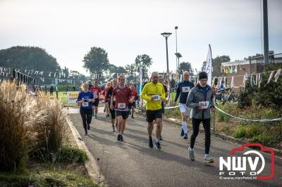 De koude zaterdagmorgen weerhield de meer dan 250 deelnemers niet om te starten bij de Run Oldebroek, georganiseerd door GlobalRize. - © NWVFoto.nl