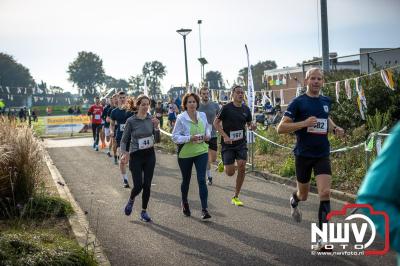 De koude zaterdagmorgen weerhield de meer dan 250 deelnemers niet om te starten bij de Run Oldebroek, georganiseerd door GlobalRize. - © NWVFoto.nl