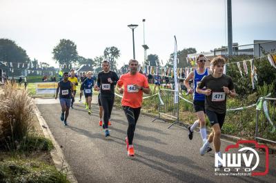 De koude zaterdagmorgen weerhield de meer dan 250 deelnemers niet om te starten bij de Run Oldebroek, georganiseerd door GlobalRize. - © NWVFoto.nl