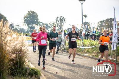 De koude zaterdagmorgen weerhield de meer dan 250 deelnemers niet om te starten bij de Run Oldebroek, georganiseerd door GlobalRize. - © NWVFoto.nl