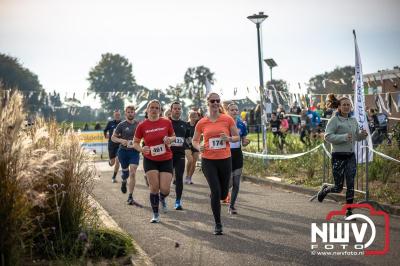 De koude zaterdagmorgen weerhield de meer dan 250 deelnemers niet om te starten bij de Run Oldebroek, georganiseerd door GlobalRize. - © NWVFoto.nl