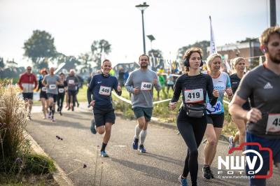 De koude zaterdagmorgen weerhield de meer dan 250 deelnemers niet om te starten bij de Run Oldebroek, georganiseerd door GlobalRize. - © NWVFoto.nl