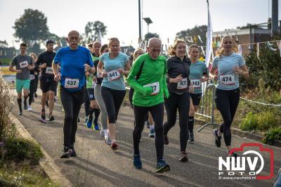 De koude zaterdagmorgen weerhield de meer dan 250 deelnemers niet om te starten bij de Run Oldebroek, georganiseerd door GlobalRize. - © NWVFoto.nl