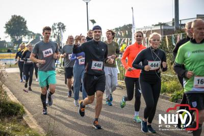 De koude zaterdagmorgen weerhield de meer dan 250 deelnemers niet om te starten bij de Run Oldebroek, georganiseerd door GlobalRize. - © NWVFoto.nl