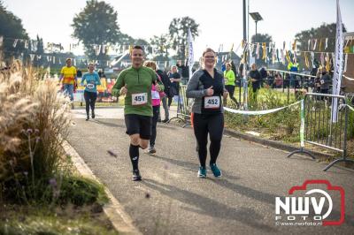 De koude zaterdagmorgen weerhield de meer dan 250 deelnemers niet om te starten bij de Run Oldebroek, georganiseerd door GlobalRize. - © NWVFoto.nl