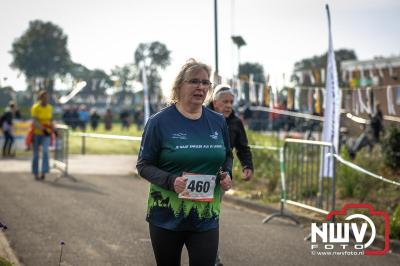 De koude zaterdagmorgen weerhield de meer dan 250 deelnemers niet om te starten bij de Run Oldebroek, georganiseerd door GlobalRize. - © NWVFoto.nl